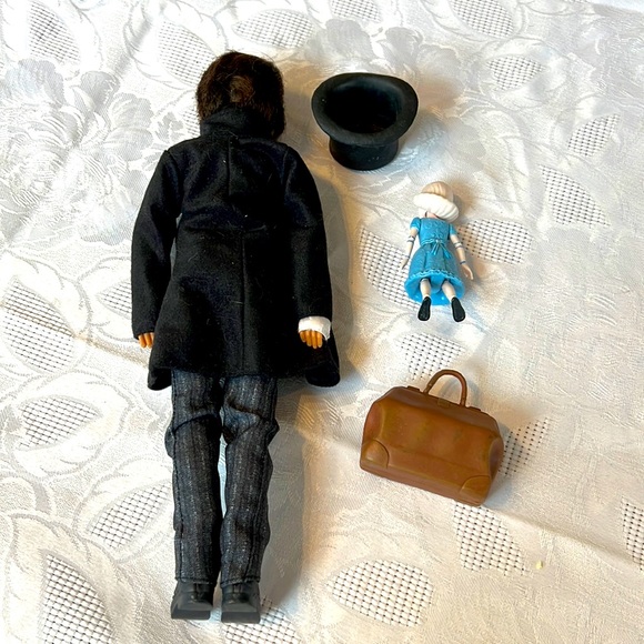 Oz the Great and Powerful Oscar Diggs Barbie type / size doll with China Girl - Picture 2 of 5